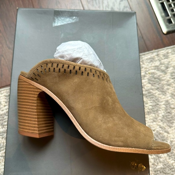 BN VINCE CAMUTO SHOES - Picture 1 of 3
